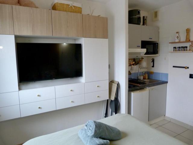 אקס-אן-פרובאנס Charmant Studio Le Clos D'Aix Parking Prive Gratuit Et Piscine מראה חיצוני תמונה